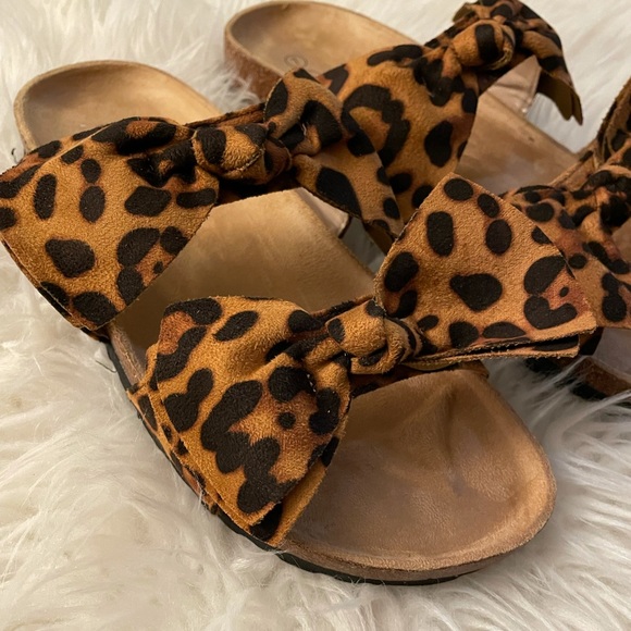 Leopard Double Bow Footbed Sandals - Picture 8 of 11